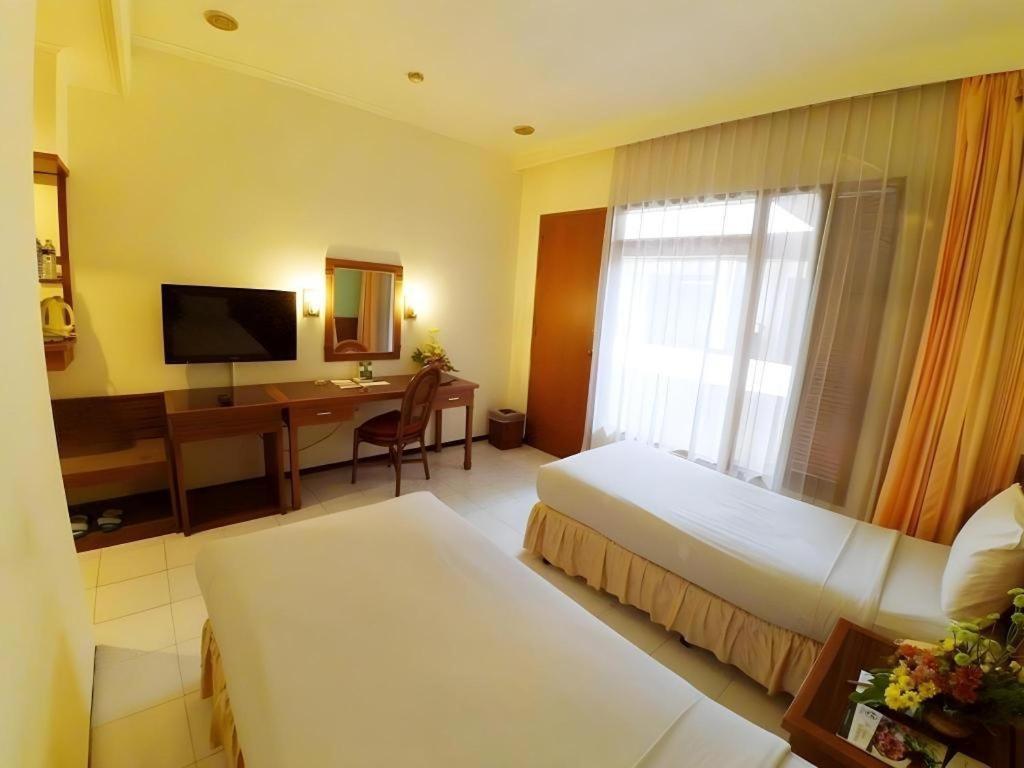 Purnama Hotel Batu  Exterior photo