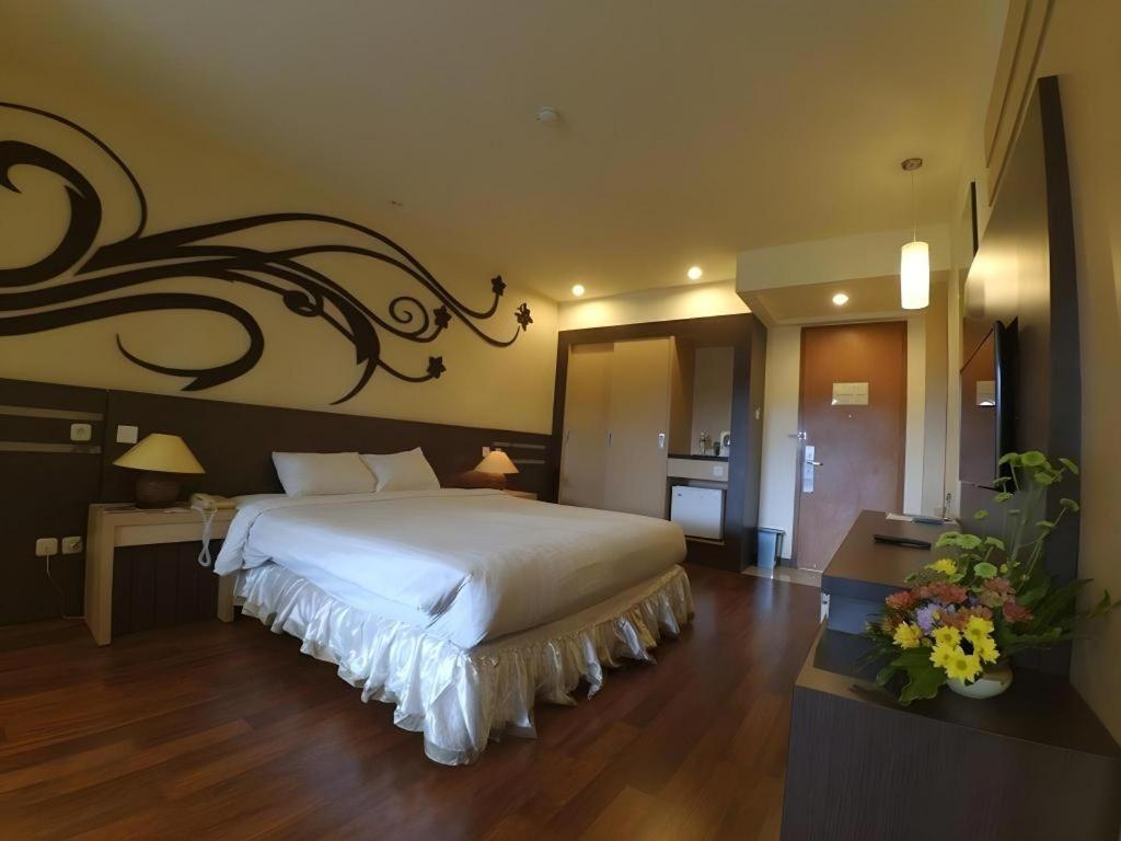 Purnama Hotel Batu  Exterior photo