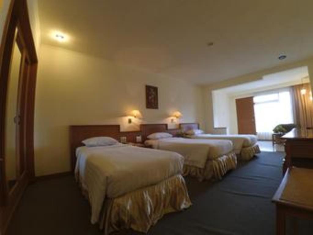Purnama Hotel Batu  Exterior photo