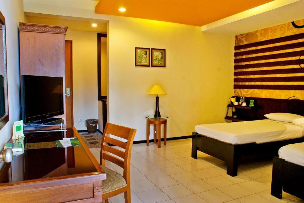 Purnama Hotel Batu  Exterior photo