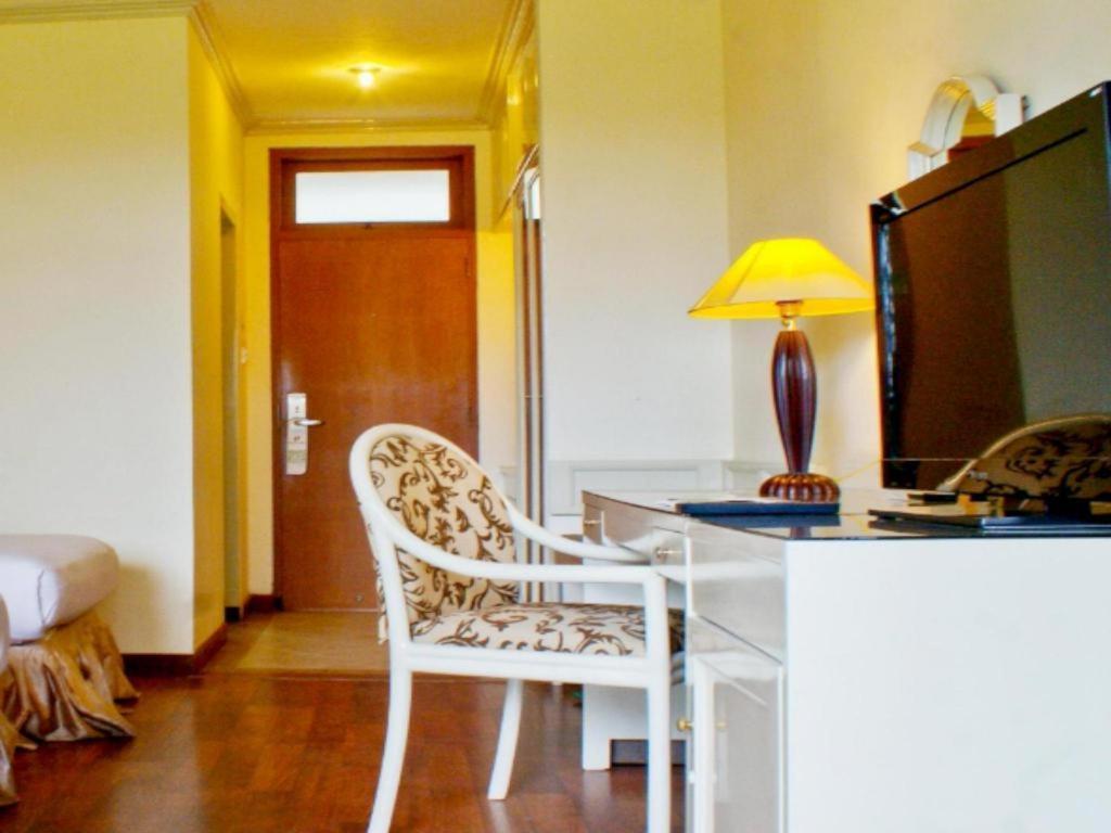 Purnama Hotel Batu  Exterior photo
